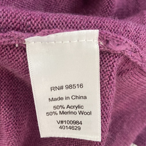 Cold water Creek purplish pink 50% wool V type neckline sweater - Picture 13 of 14